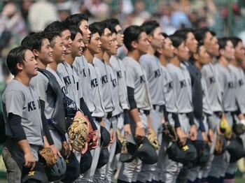 “髪型自由”慶応との縁も…70年以上前に「非・丸刈り」で甲子園を制したチームの知られざる物語「野球技術と髪の長さは関係ありません」＜Number Web＞ photograph by Hideki Sugiyama