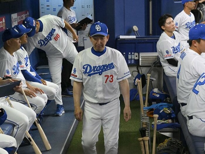 「立浪中日、低迷の原因は?」山崎武司がホンネ総括 育成は評価も「令和の米騒動、茶髪ルール」は…新庄監督やノムさん、星野仙一と何が違ったか<Number Web> photograph by Kyodo News
