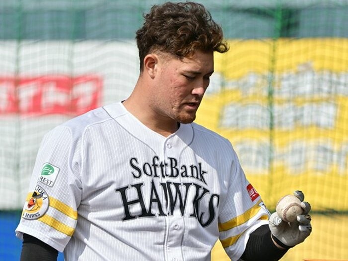 巨人電撃移籍リチャード「中田翔や筒香嘉智と同等、山川穂高超えのシーズン本塁打数」ソフトバンク“二軍の帝王”とスターの成績は紙一重だった＜Number Web＞ photograph by Hideki Sugiyama