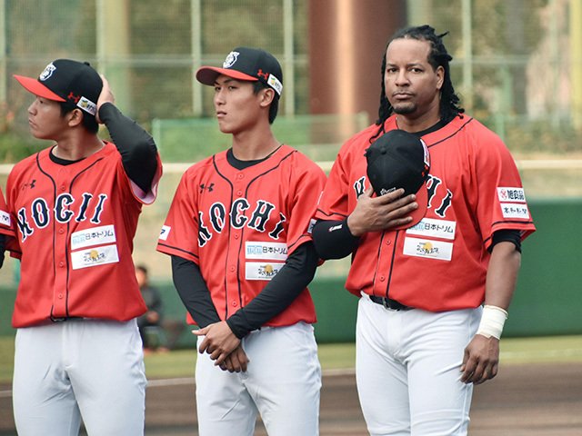 さよなら“高知のマニー・ラミレス”！野球が大好きな男の奇跡の2カ月。 - プロ野球 - Number Web - ナンバー