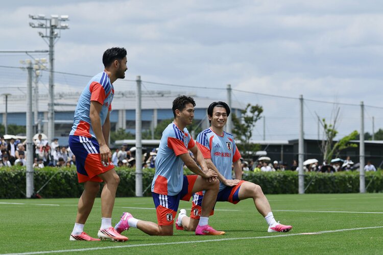 中村敬斗がわざわざ伊東純也を呼びにいき…」“7学年差”コンビの親友関係