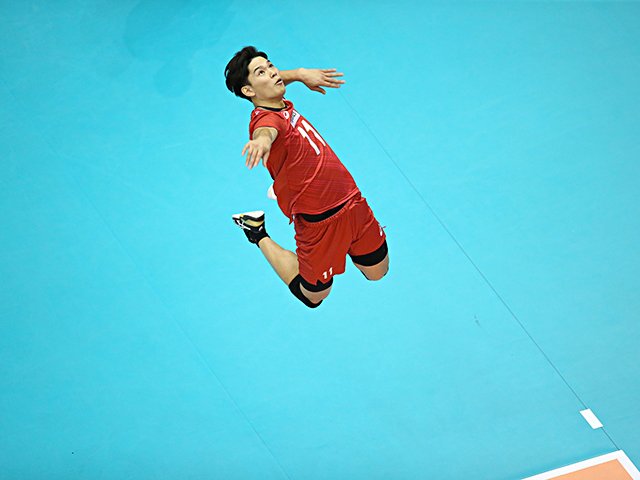 想像を遥かに超えたサービスエース。19歳西田有志に、仲間も世界も慄く