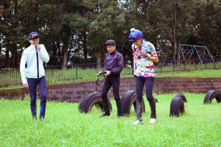 メディアでは初の親子座談会に応じた横山典弘（中央）・和生（左）・武史（右） ／ photograph by Takuya Sugiyama