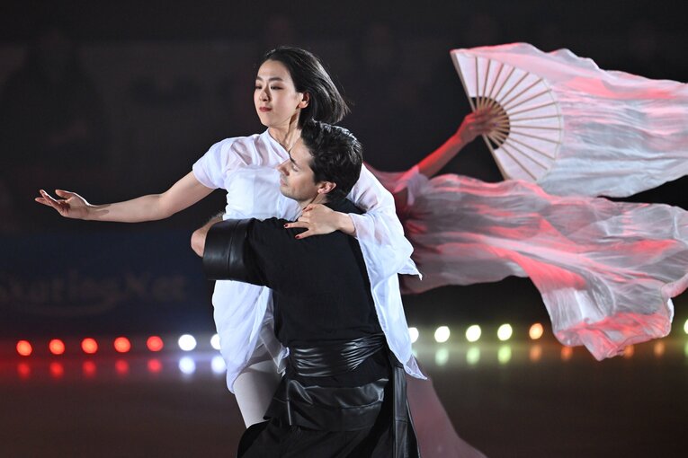 フレンズオンアイス　©Asami Enomoto