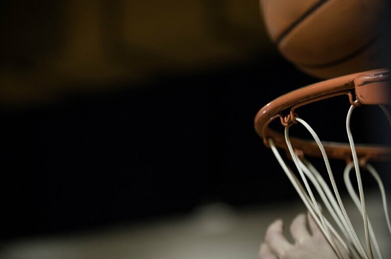 スポーツ界で問題となってきた暴力的指導。その暴力が変異した形で、根強くはびこっている ／ photograph by Getty Images