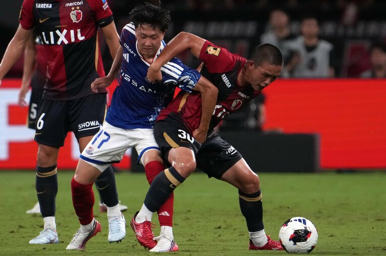 Jリーグからの欧州移籍が日常的な昨今、どうやって収益を最大化させていけばいいのか ／ photograph by Masashi Hara/Getty Images