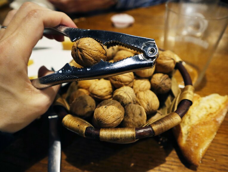 しめには胡桃を割って　©Daisuke Nakashima