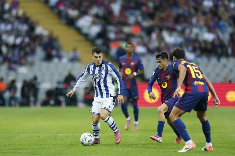 久保のいない前半、一人気を吐いたのがバレネチェアだった　©Daisuke Nakashima