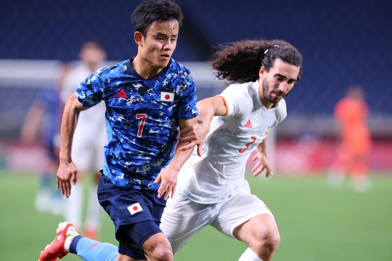 延長前半にベンチに下がった久保建英　©Getty Images