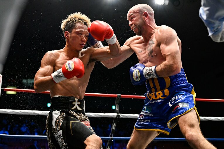 中嶋一輝にTKO勝ちしたTJ・ドヘニー（2023年6月29日、WBOアジア太平洋スーパーバンタム級タイトルマッチ）　©︎Hiroaki Finito Yamaguchi/AFLO