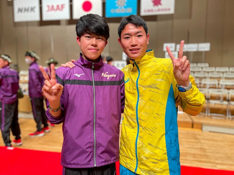 ともに早大へ進学する佐々木（左）と鈴木の超高校級ランナーコンビ　©︎Satoshi Wada