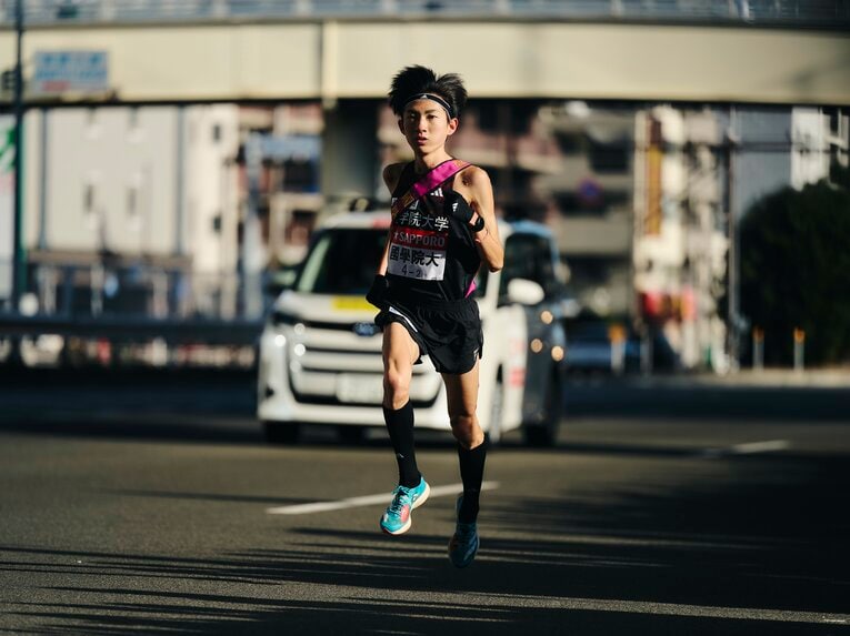 平林の足にはアディダスの履き慣れたシューズがあった　©Yuki Suenaga