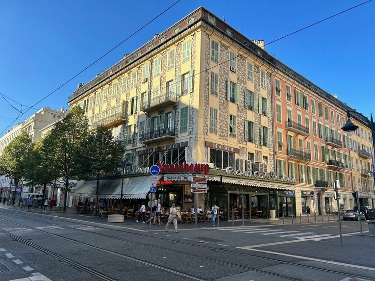 ニースの街並みも美しい