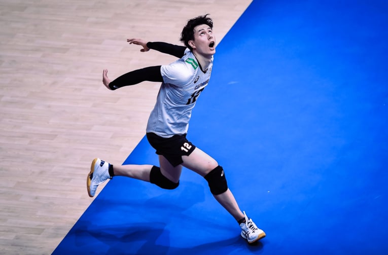 高橋藍（NVL中国戦）　©︎FIVB