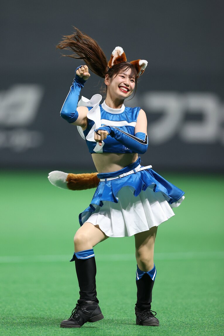 きつねダンス　©JIJI PRESS