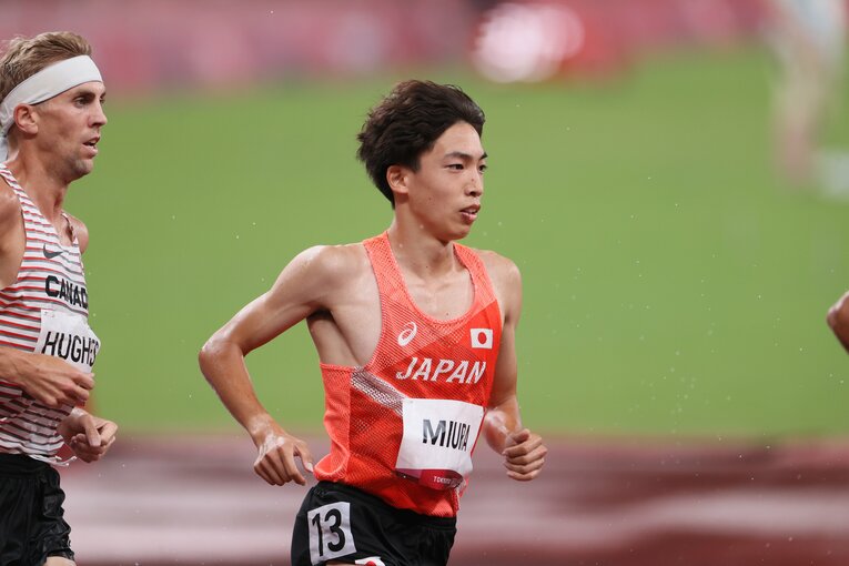 昨年の東京オリンピック、3000m障害に出場した三浦龍司。この種目で日本人初の入賞（7位）を果たした　©Kaoru Watanabe/JMPA