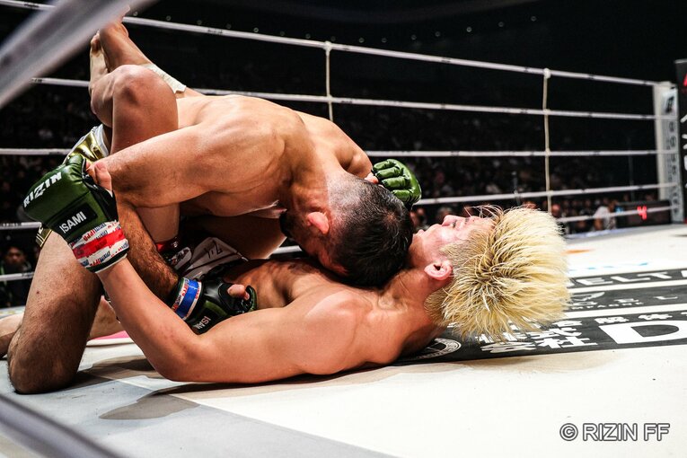 鈴木千裕vs.クレベル・コイケ　©RIZIN FF
