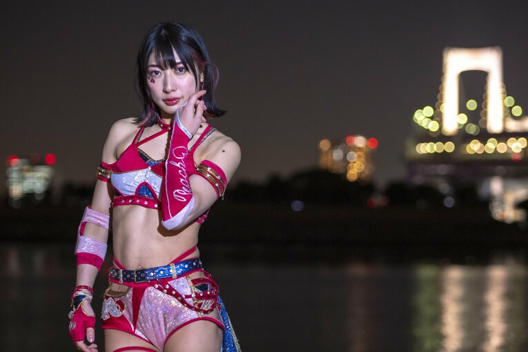 「芸能人に何ができる」批判も…大河出演女優・向後桃が辿り着いた“約束の地”「私はスターダムでプロレスがしたい」《特別グラビア》(36)