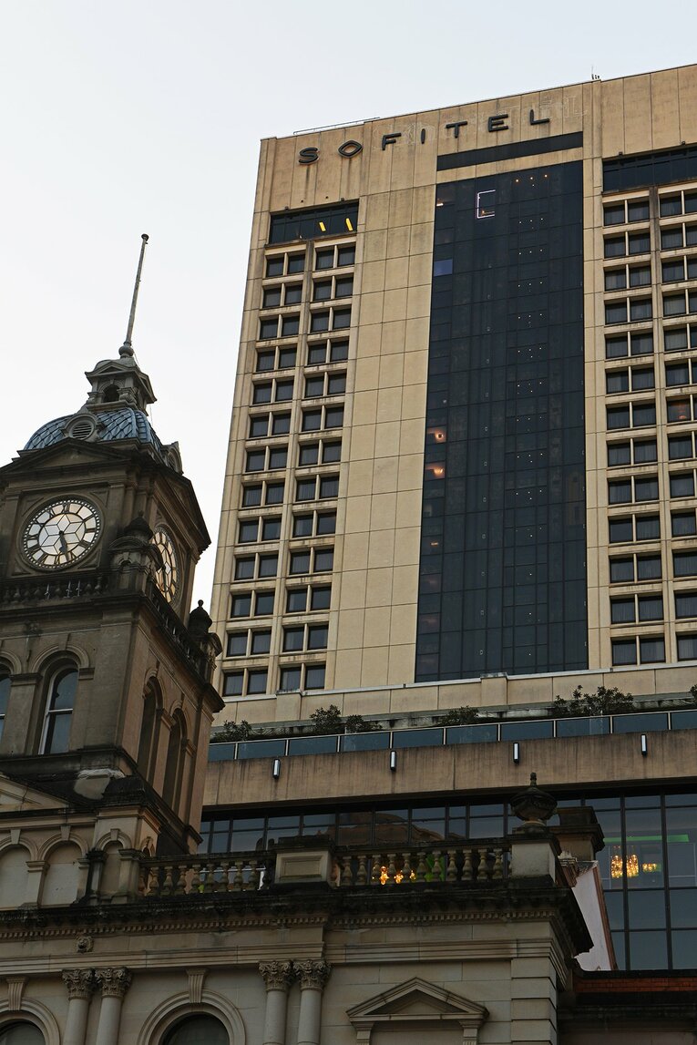 ブリスベンのセントラル駅舎とボクシング関係者が宿泊したホテル棟　©Kokou Sekine