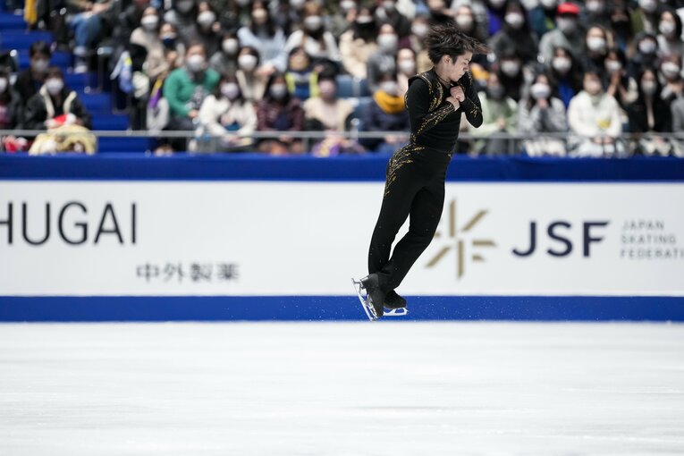 NHK杯フリーで演技を行う宇野昌磨