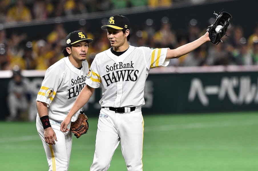 ソフトバンクとヤクルトの「差」は?相手を見て“変わり身”を見せる力。<Number Web> photograph by Nanae Suzuki