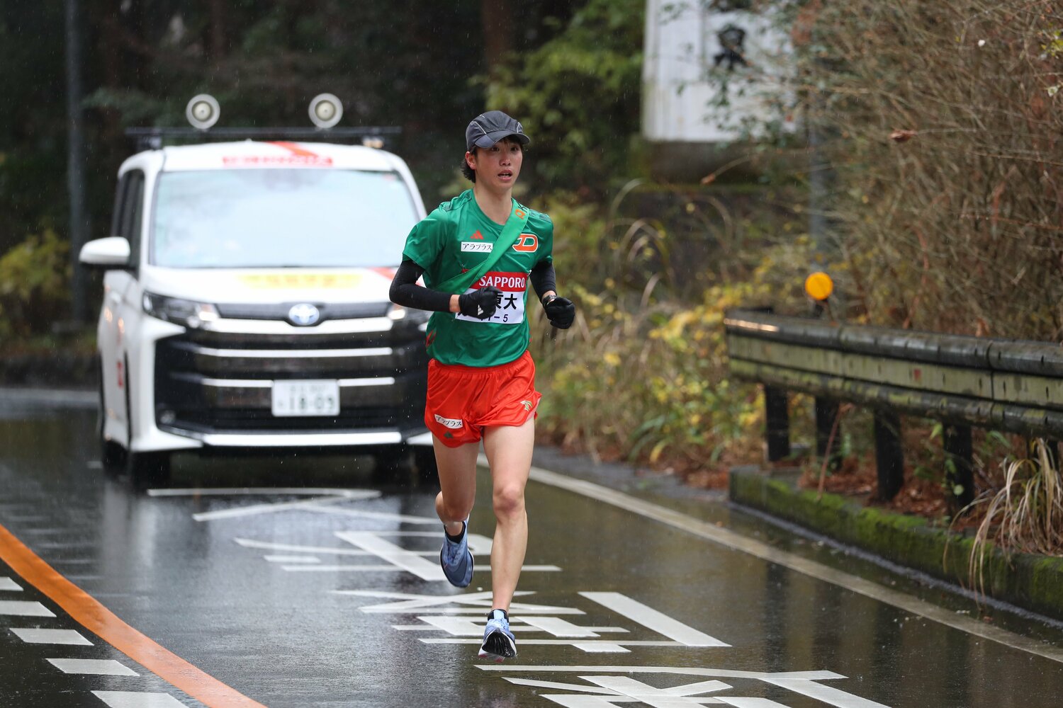 一心不乱に箱根の山を駆け上がった菊地 ©Misa Fujii