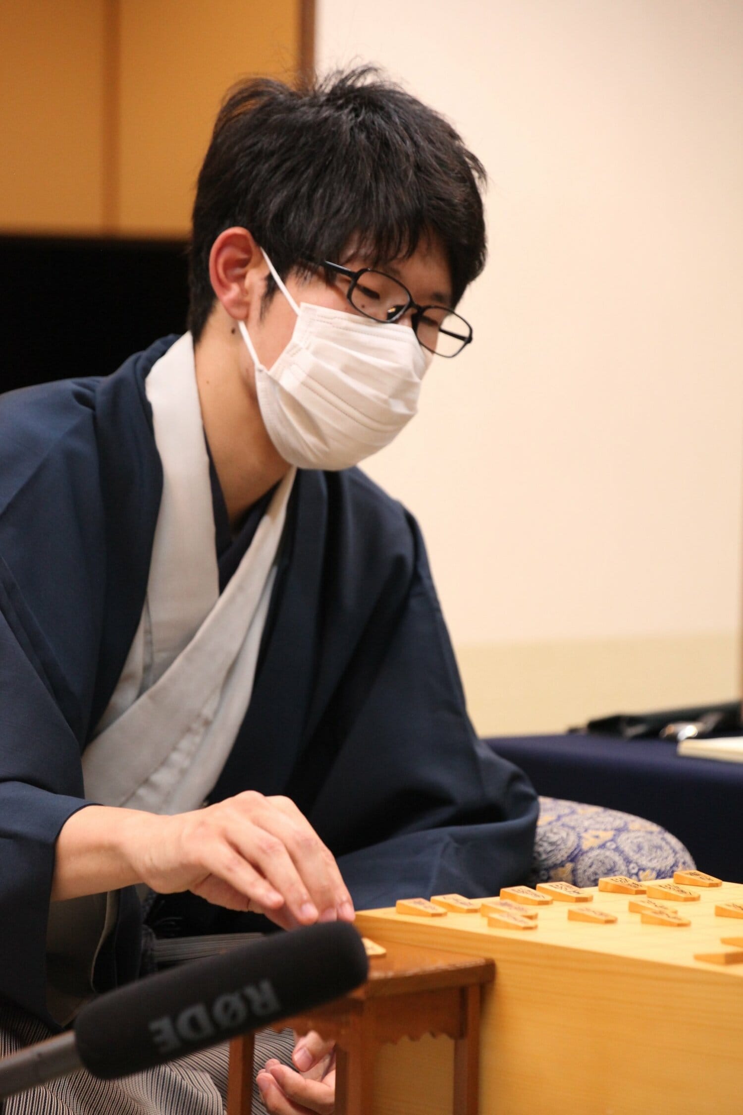 棋聖戦第2局終局直後の佐々木大地七段　©日本将棋連盟