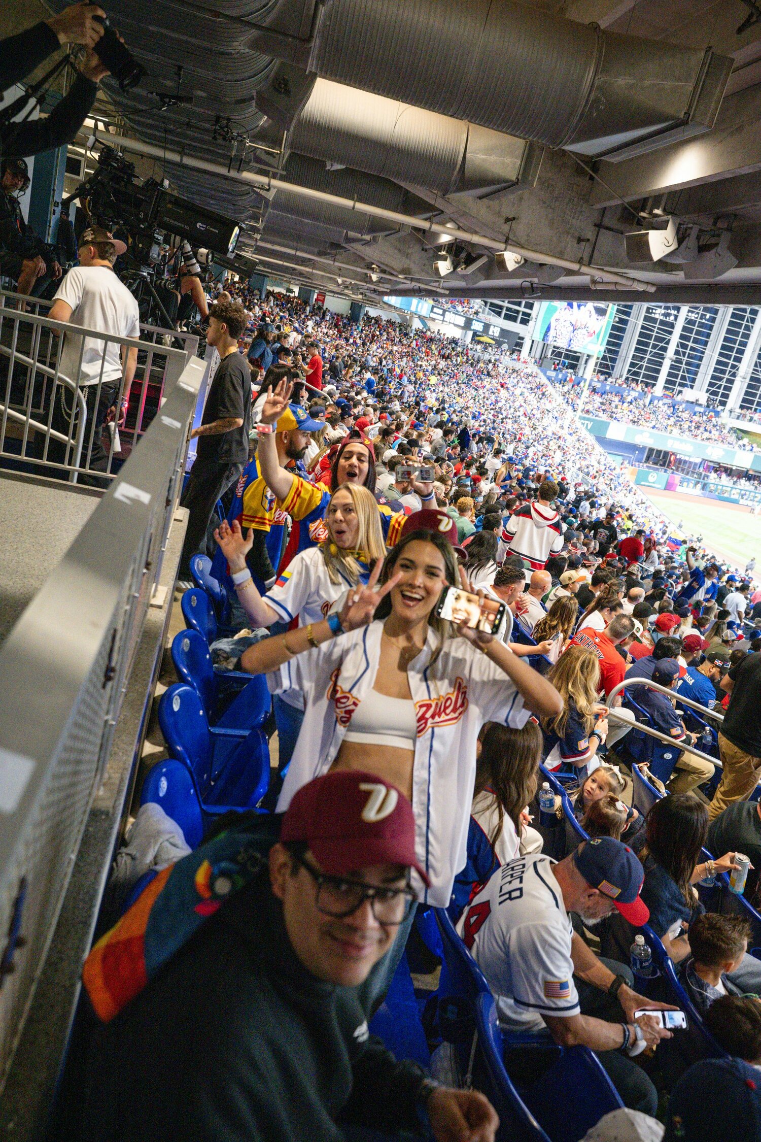 チームを後押しする熱狂的なベネズエラの応援 ©Nanae Suzuki