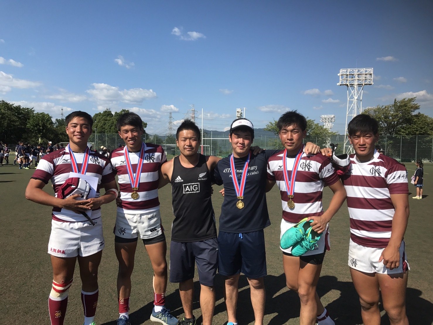 大阪朝鮮高3年のとき。右端が李承信、右から2人目が従弟の朴祐亨さん