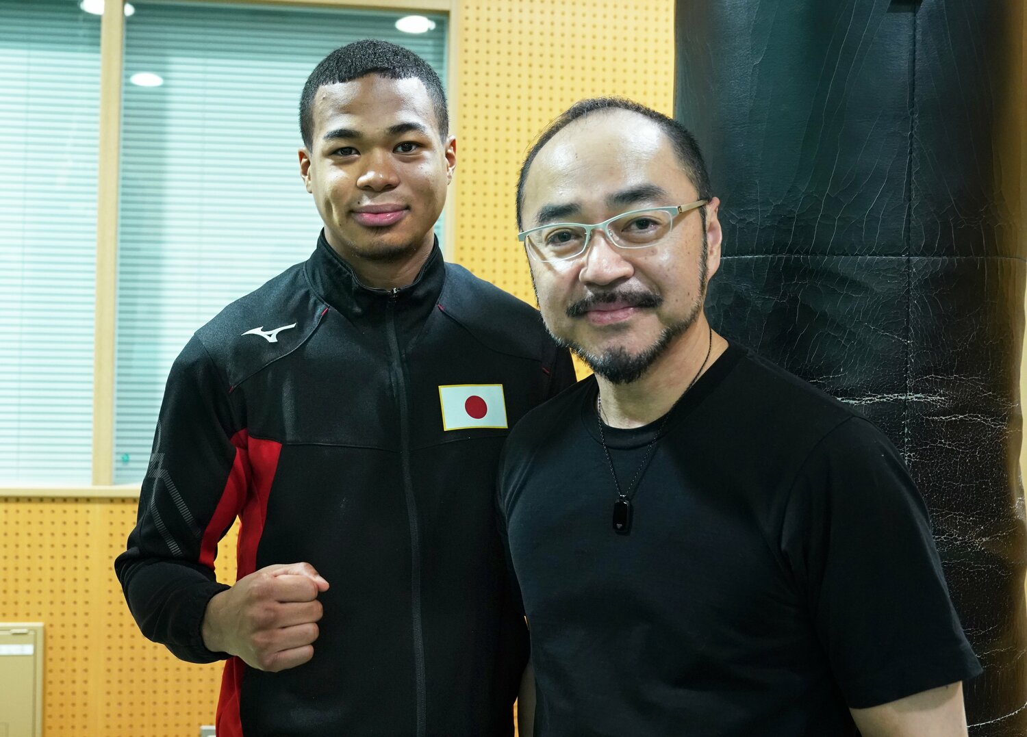 岡澤セオンが憧れた世界的ボクシングカメラマンの福田直樹。2人の交流は現在も続いている　©Naoki Fukuda