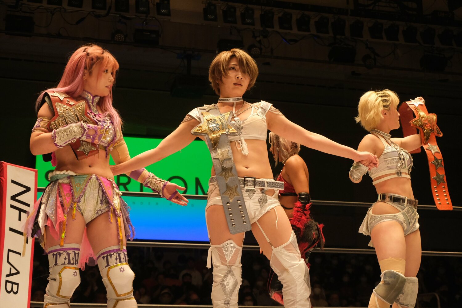 スターダムに参戦すると、アクトレスガールズで同門だったなつぽい、中野たむとチーム結成。ユニット「コズミック・エンジェルズ」入りを果たした　©Norihiro Hashimoto