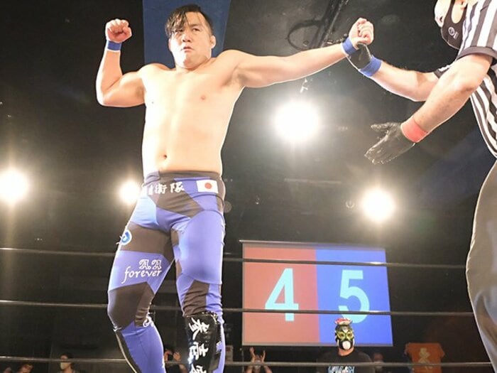 「腹立たしいんですよ」“2021年のUWF”は殺伐とした対抗戦に 佐藤光留はなぜ田村潔司に激怒したのか?<Number Web> photograph by Norihiro Hashimoto
