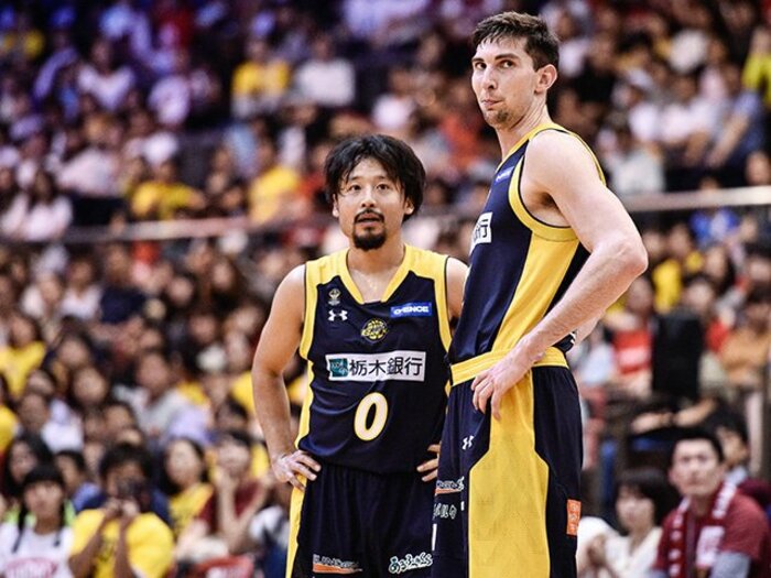 Bリーグ連覇に挑む栃木ブレックス。田臥勇太が話すシンプルな強さの源。＜Number Web＞ photograph by Yuki Suenaga