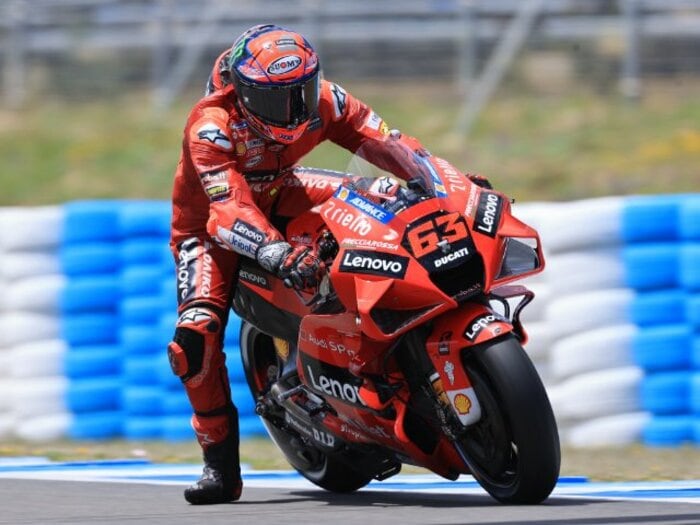 ドゥカティはなぜ速い？ ギミック満載でホンダ、ヤマハなど日本勢を圧倒したイタリア製マシンの強さの理由＜Number Web＞ photograph by Satoshi Endo