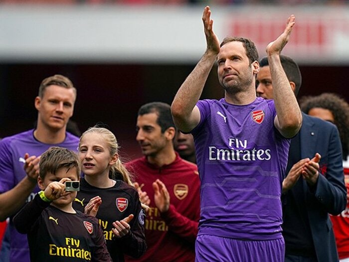 恩師モウリーニョも脱帽の人格者。EL決勝は男チェフの最後を見逃すな。＜Number Web＞ photograph by Uniphoto Press