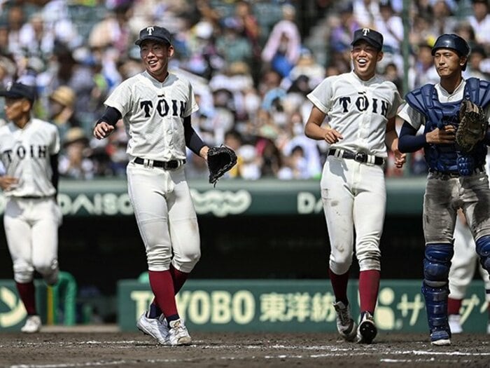 「大阪桐蔭はミスが出ても崩れない」「春夏連覇に大きく前進」予言通りの初戦苦戦も…スカウトがホメる“名門らしい強さ”とは<Number Web> photograph by Kyodo News