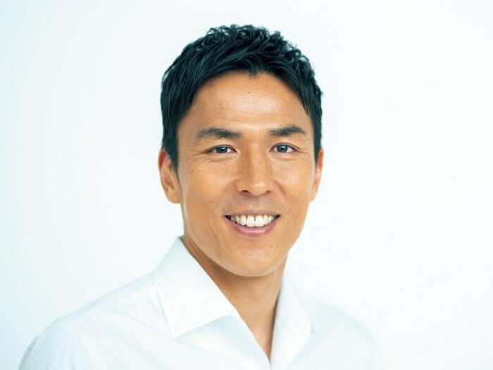 長谷部誠(40歳)が明かした26歳の日本代表キャプテン就任秘話…本田圭佑のファッションにツッコミ!「おまえ、そのバッグはねえだろ」<Number Web> photograph by Takuya Sugiyama