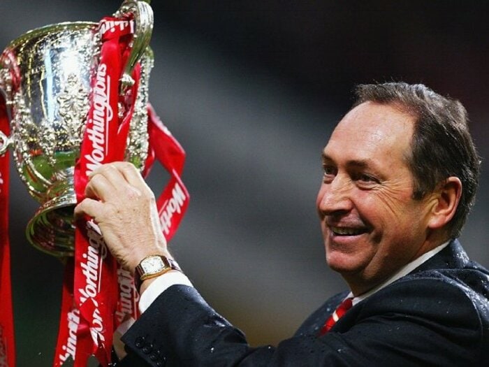 【追悼】「リバプール復興の始まりはウリエの監督就任だ」名DFキャラガーが天国の名伯楽に捧げる秘話と「一生の思い出」＜Number Web＞ photograph by Getty Images