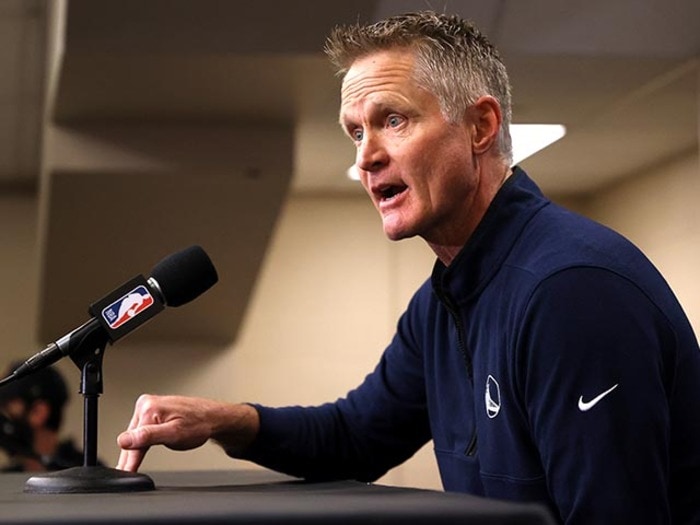 アメリカ銃乱射事件「いつになったら、手を打つんだ？」NBA名将が異例の“激怒会見”…18歳の頃、父を銃撃事件で亡くした過去＜Number Web＞ photograph by AP/AFLO