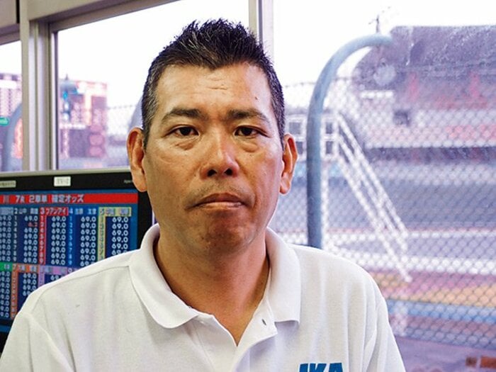 齋藤晃一郎（競輪の番組編成）～スポーツの現場で働く“プロ”に直撃！～＜Number Web＞ photograph by photographs by Satoshi Ashibe