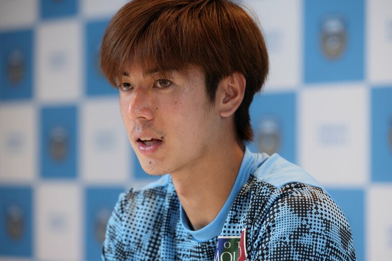川崎フロンターレの大関友翔。20歳の若さで日本代表にたどり着いたMFの“ルーツ”とは　©Shigeki Yamamoto