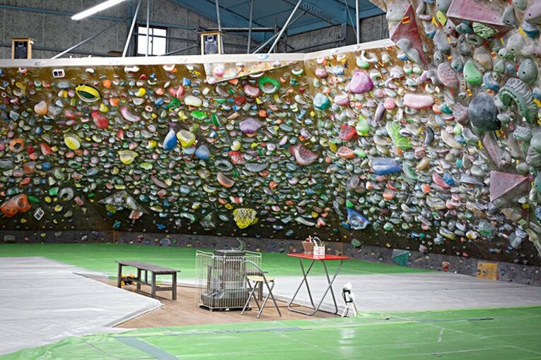 なぜ日本がボルダリング強豪国に？秘密は街中のジムの「壁」にあり。(3)