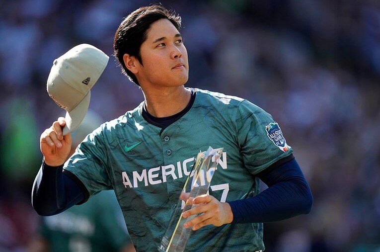 異例の「Come to Seattle！」コールも起きたオールスター。大谷翔平の移籍について、選手・監督・代理人らが語った話 ／ photograph by JIJI PRESS