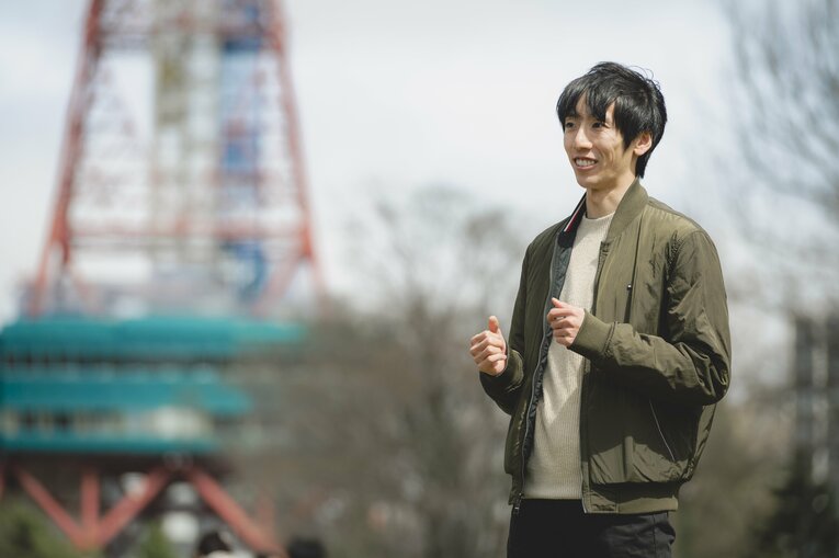 引退し、現在は社業に専念している小松（スクロールすると札幌で撮影した他の写真もご覧になれます）　©Wataru Sato