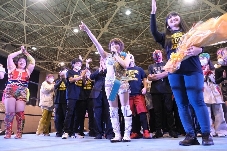 「可憐ですねぇ」人気女子レスラー・安納サオリに観客もウットリ…初の凱旋大会に滋賀が沸いた日「“絶対不屈彼女”は泣かないんです」(42)