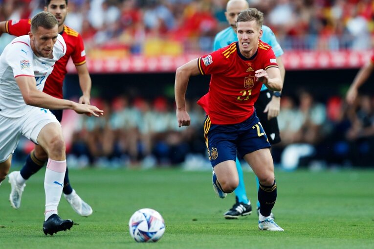 “日本代表が狙うべきスペインの急所”はどこ？ ブスケッツやアセンシオ健在、17歳ガビ急成長で分厚すぎる選手層だが…〈撮影者の証言〉(21)