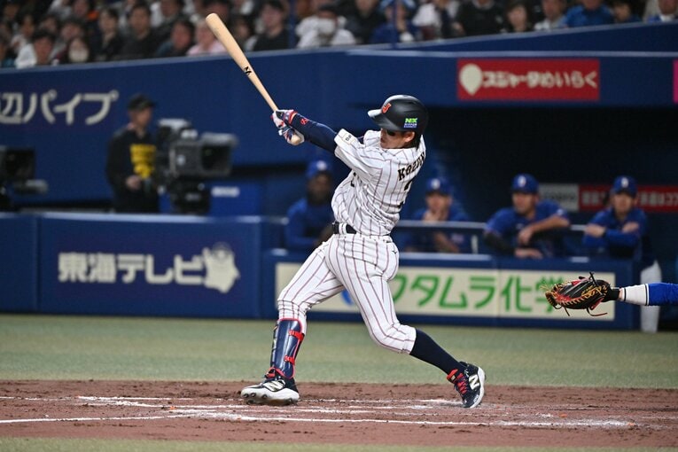 中日戦で活躍を見せ、ショートのスタメン争いでアピールを見せた小園　©Hideki Sugiyama