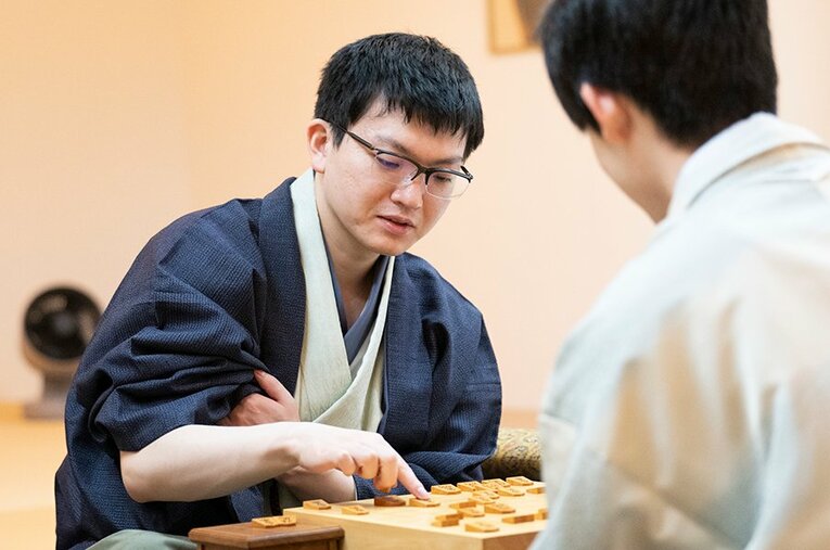 王将戦第3局の永瀬拓矢九段。藤井聡太王将にどう挑んでいるのだろうか ／ photograph by Keiji Ishikawa