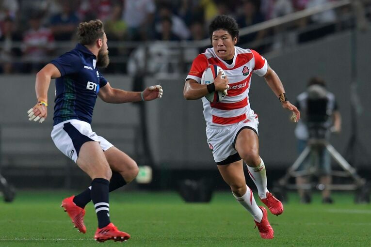 大学4年時の2016年に初キャップを獲得。写真はFBとして初スタメンを飾ったスコットランド戦（16年6月25日）©︎Getty Images