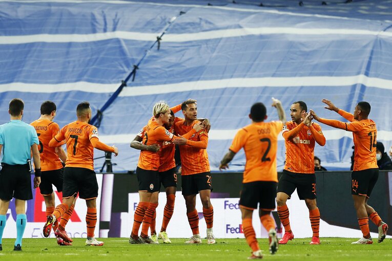 レアルの18歳日本人・中井卓大が「写真撮ってよー！」 無邪気さと表裏一体な《CLを含めた超シビアな競争》の舞台ウラ(36)